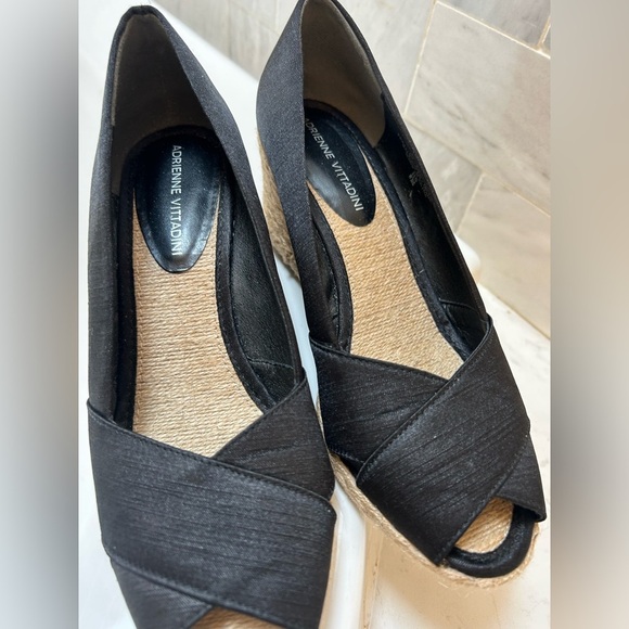 Adrienne Vittadini Black Women's Peep Toe Wedges size 8 - Picture 1 of 11